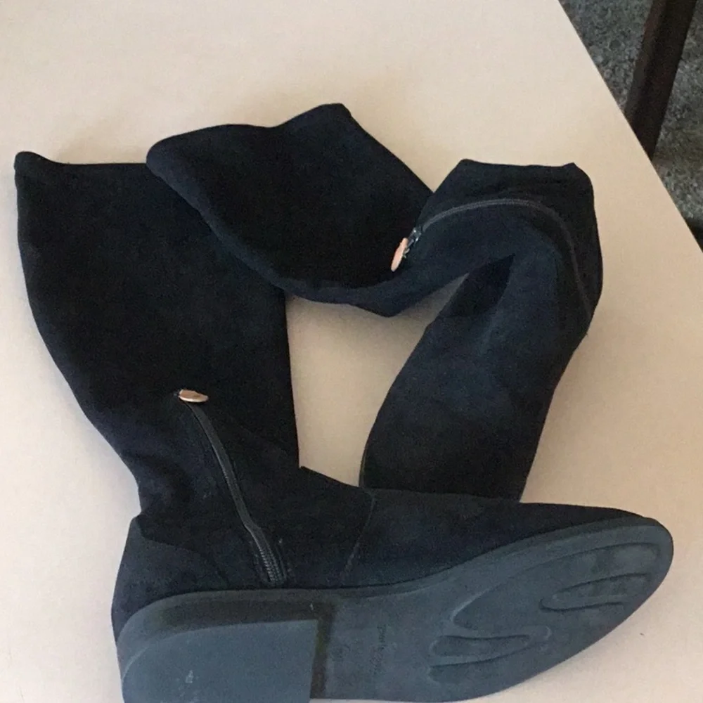Gentle Souls Black Women's Knee-High Suede Boots with Side Zipper Size 11 - Picture 3 of 4